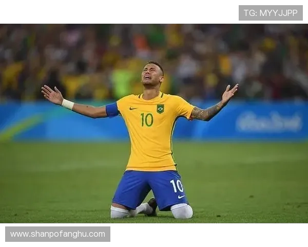 足球巨星经典瞬间回顾：那些难忘的历史时刻与珍贵照片合集